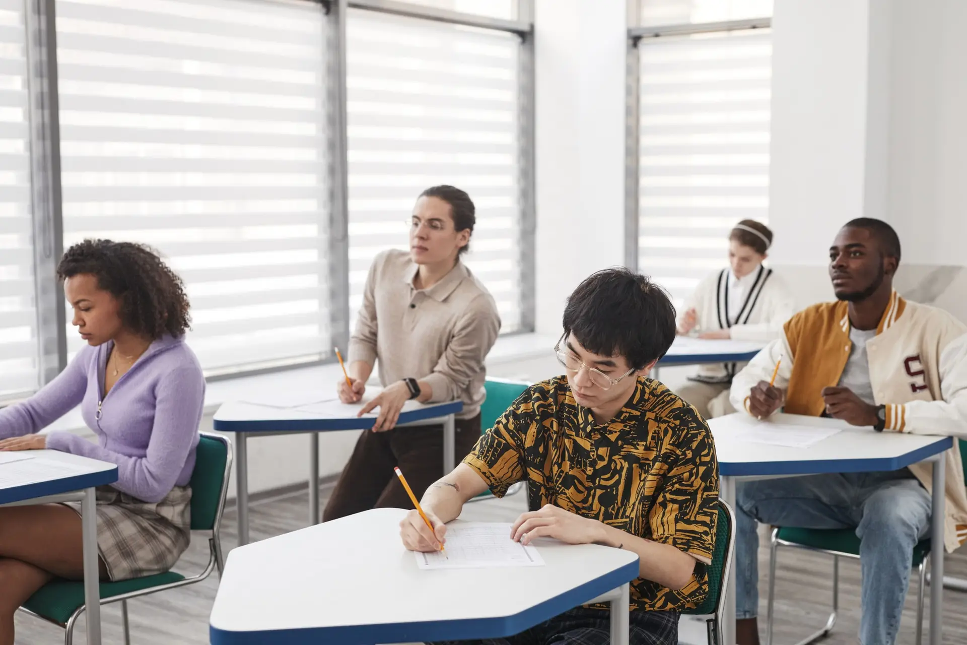 Estudiantes en una sala de clases