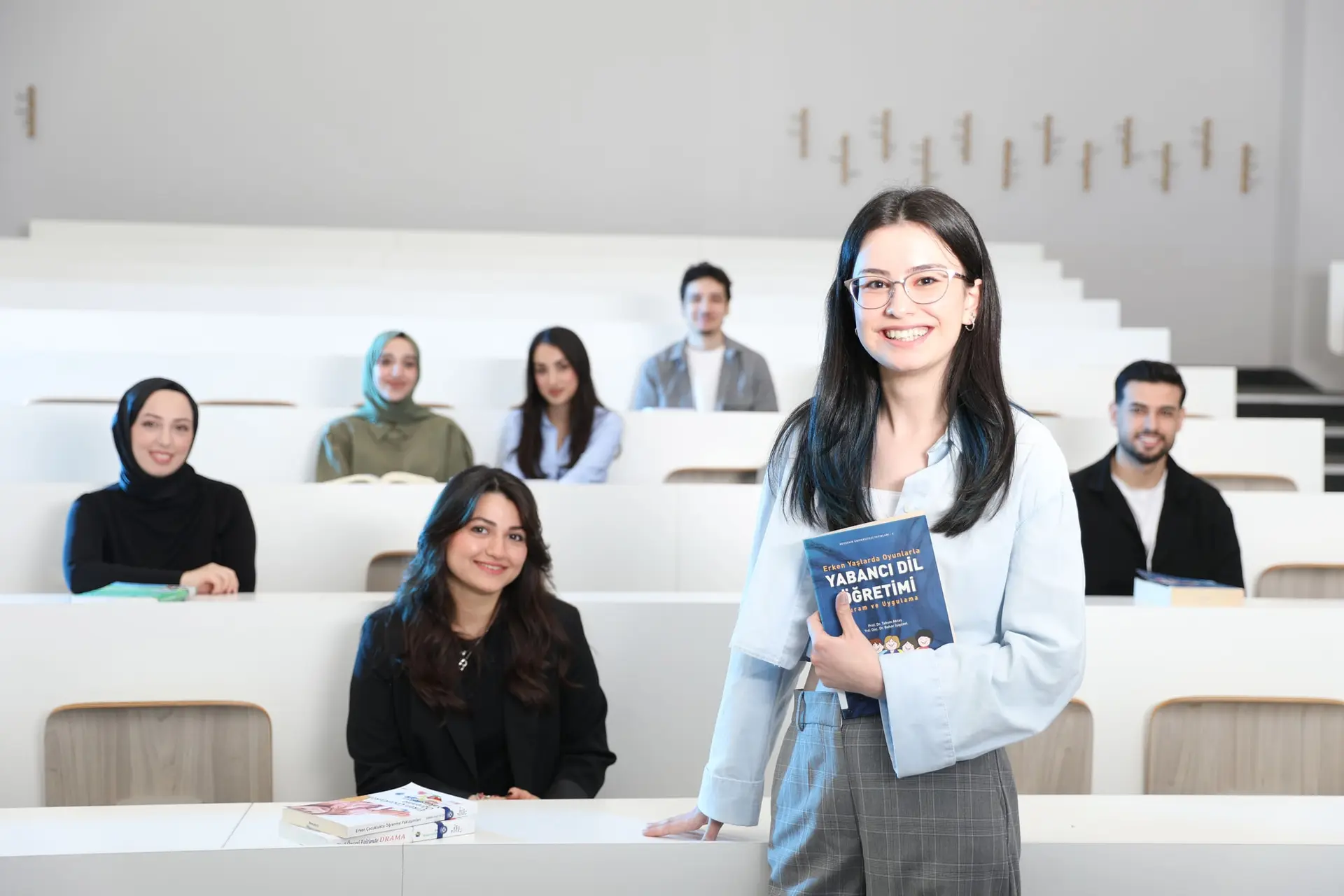 Estudiantes de un instituto superior en el aula